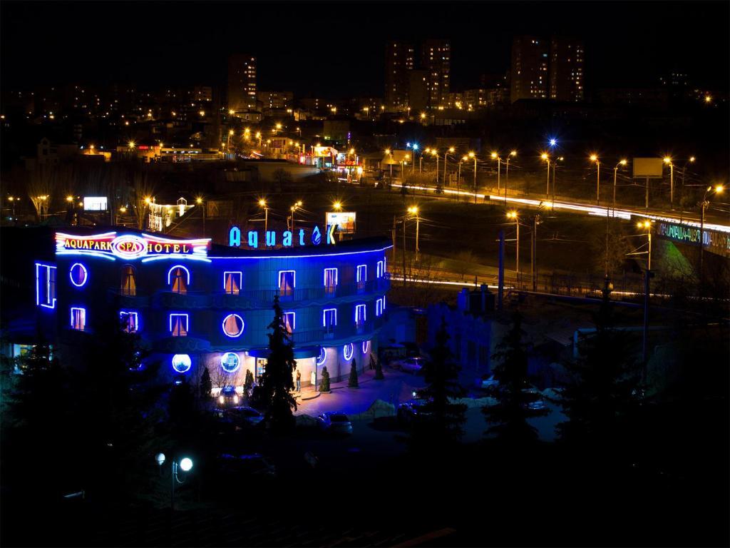 Aquapark Hotel & Villas Yerevan Exterior photo